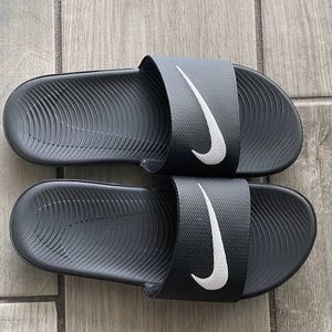 Boys Size 5 Youth Nike Slides